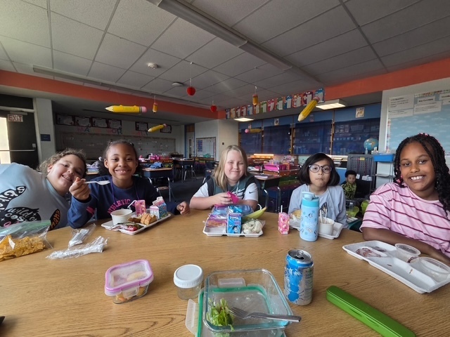 Students who earned lunch bunch