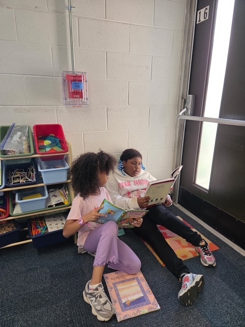 Students reading for Drop Everything and Read