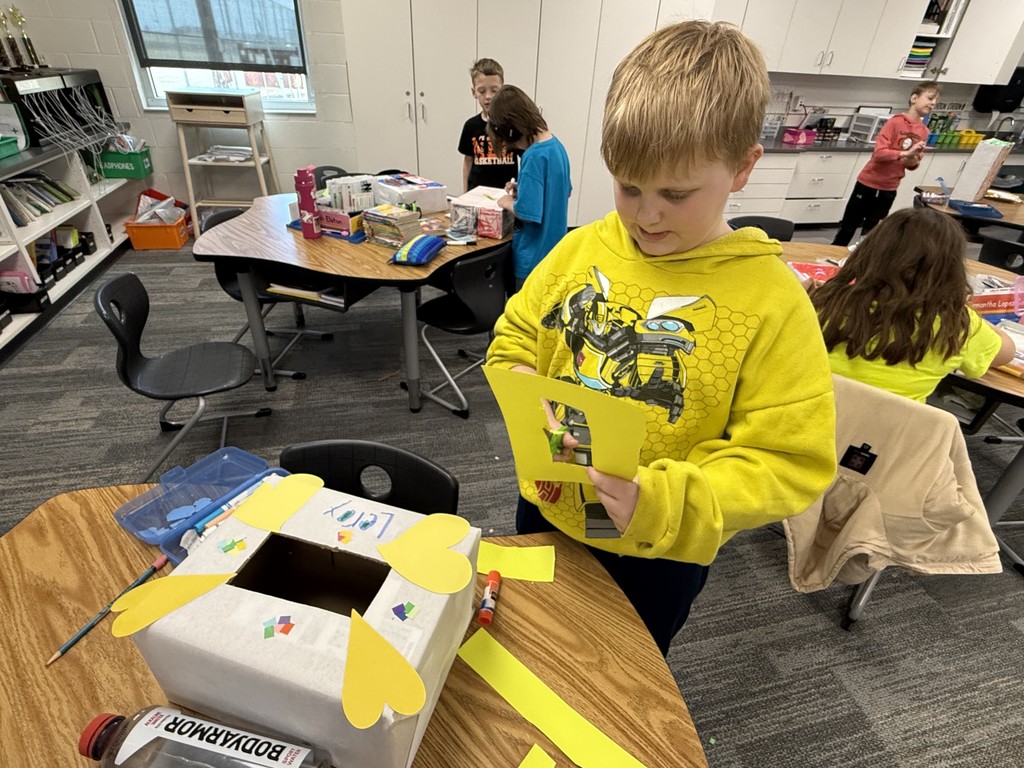 2nd Grade Valentine Boxes
