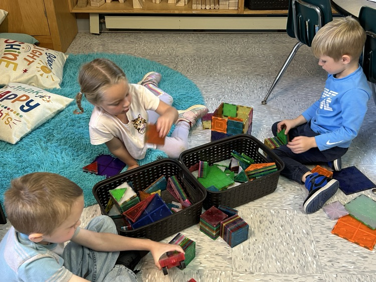 Magna-Tiles and shapes
