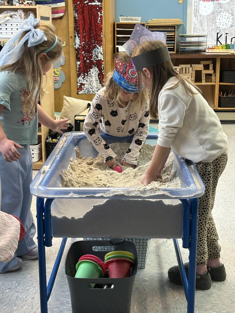 Finding 100 counting bears in the sand table