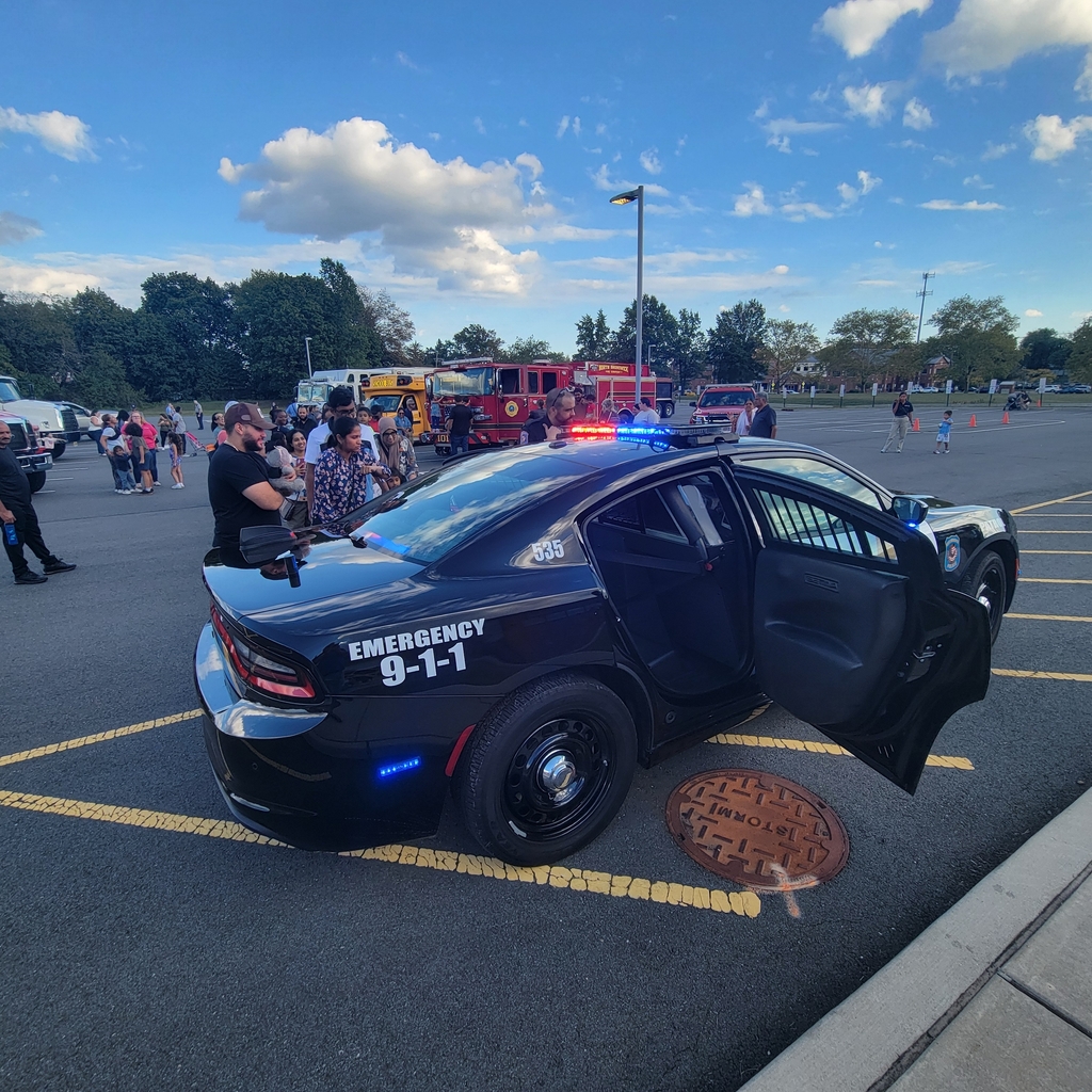  Touch a truck