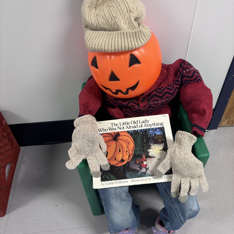 pumpkin the scarecrow! 