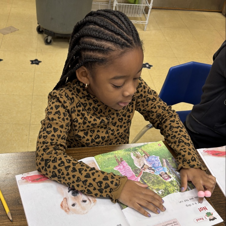 Reading with our reading finger eyes!