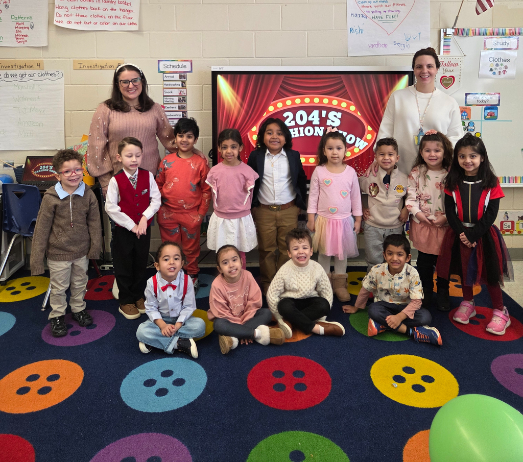 Class photo of elementary students