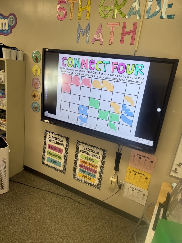 Connect four visual on an interactive white board