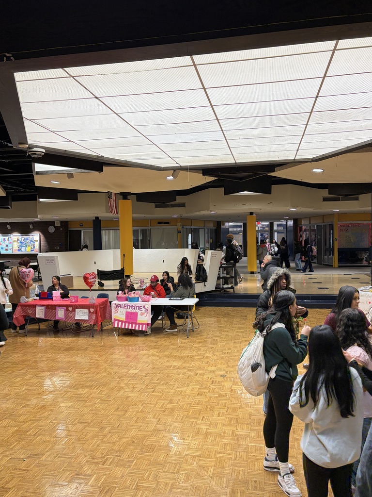 Suzan Ezdinli Valentines Market in the Commons