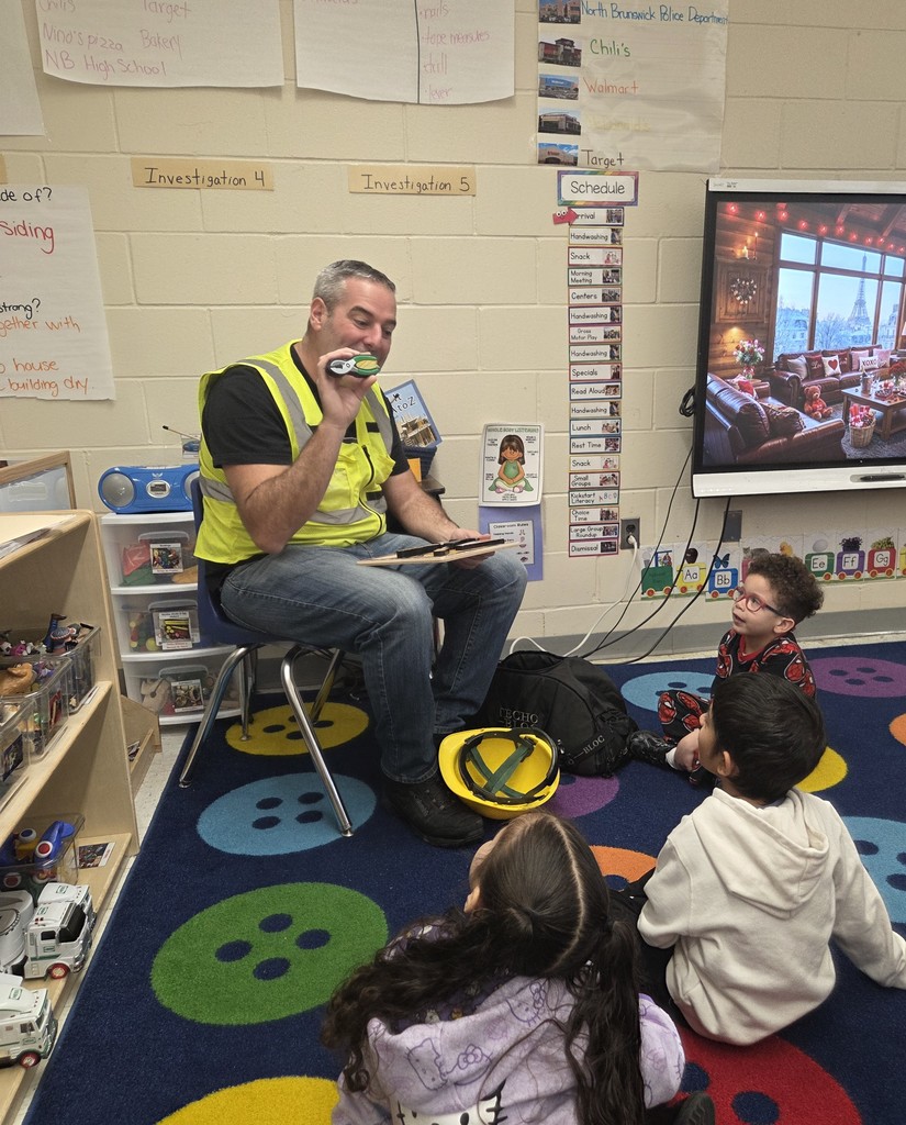 Construction/Building demonstration to a group of elementary kids