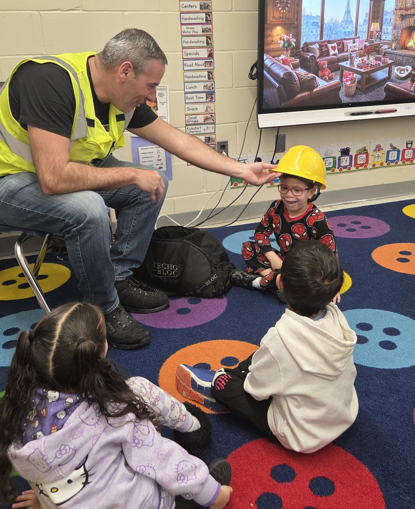 Construction/Building demonstration to a group of elementary kids