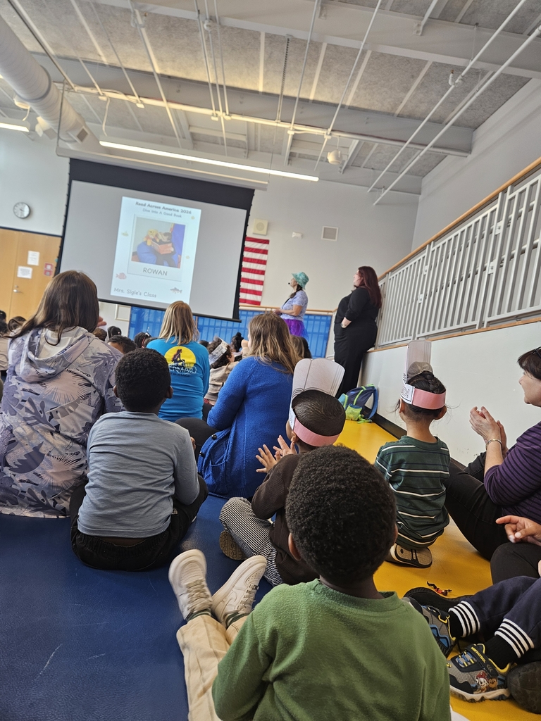 Slideshow fun! School assembly kids sitting on floor