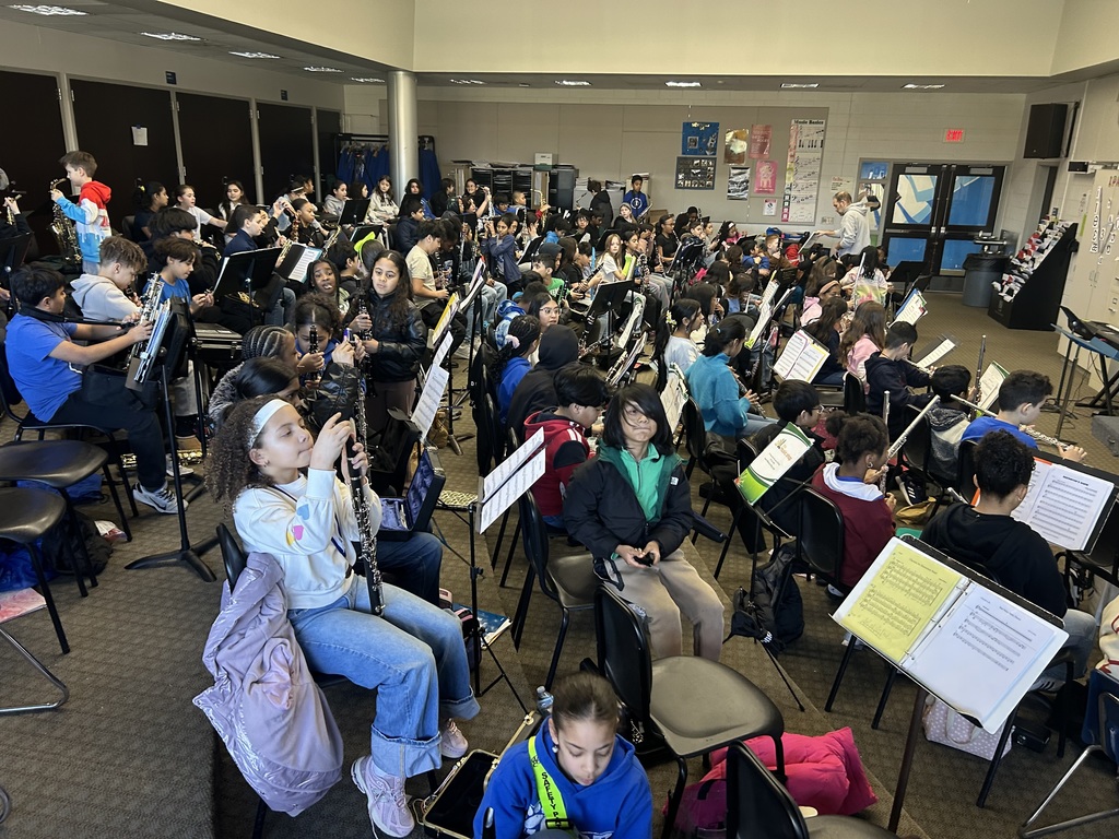 All Megaband woodwind students in their sectional