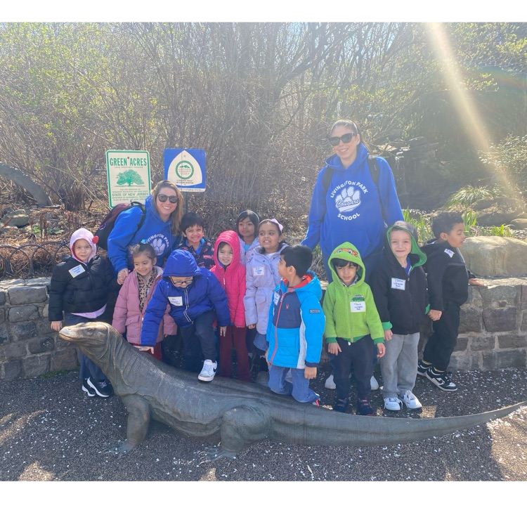 Students at Turtleback Zoo 