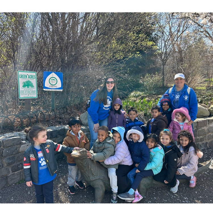 Students at Turtleback Zoo 