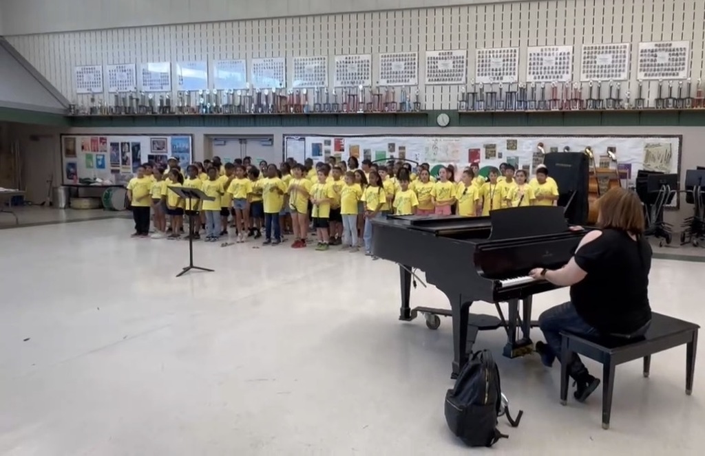 Judd chorus sings for music in the parks 
