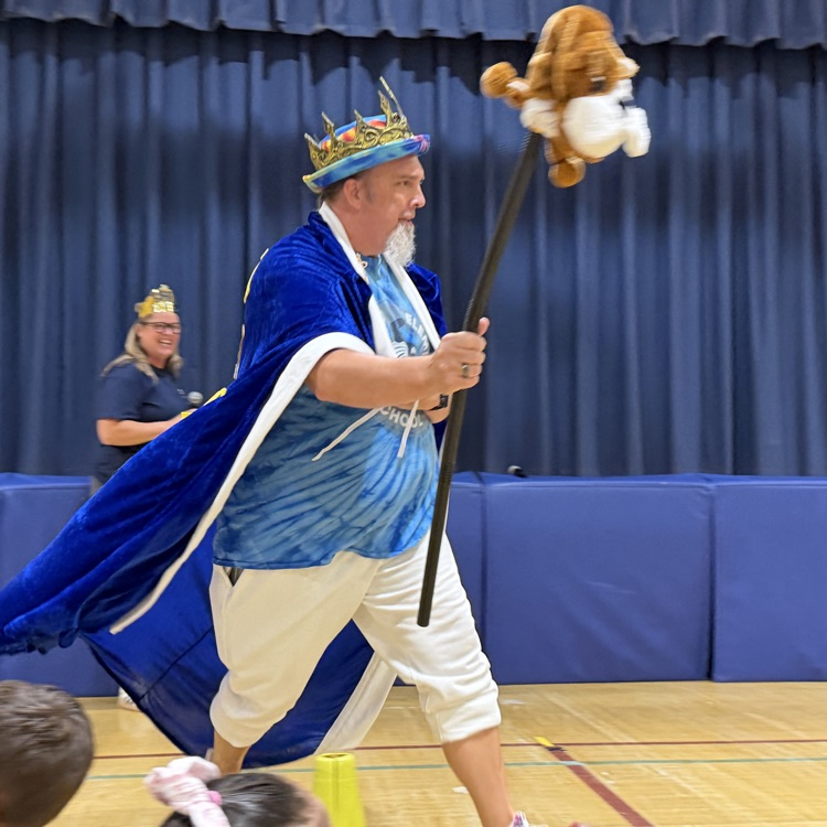 the art king staff member in gym