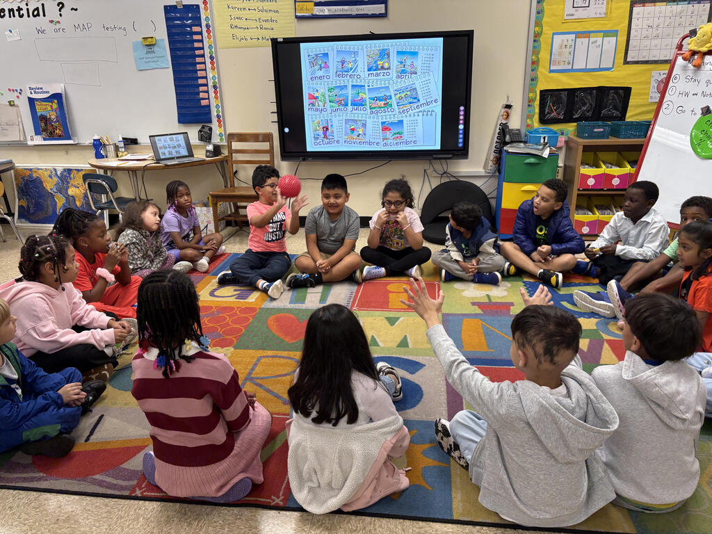 Mrs. Lillis' 2nd grade World Language students at LP played some games while reviewing the months in Spanish.