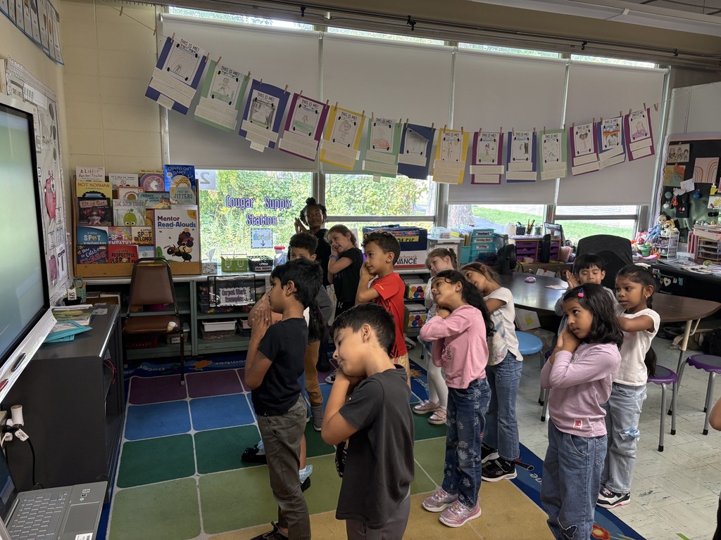 Mrs. Lillis' World Language students used hand motions and singing to help them learn the days of the week in Spanish!