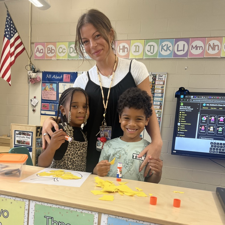 Apple Craft with students and teacher