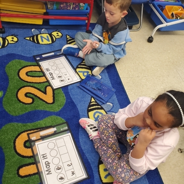 students mapping high frequency words