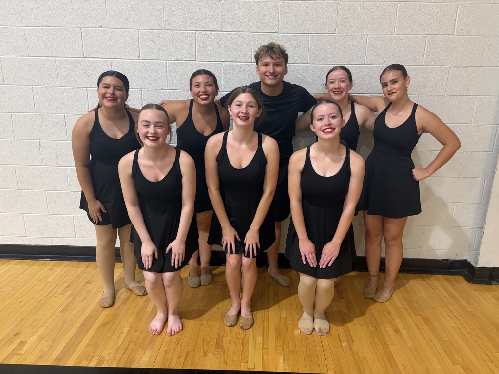 Parke Heritage High School Dancers posing for a photo.