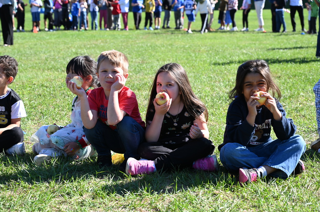 Blue Creek Students at Big Apple Crunch