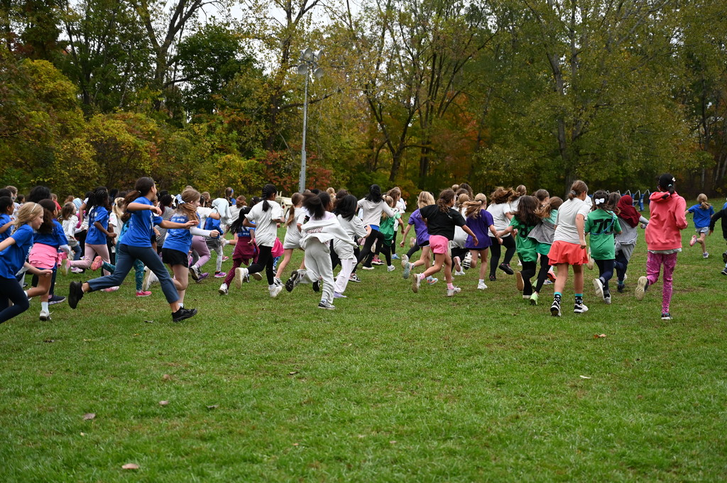 Fourth grade girls race