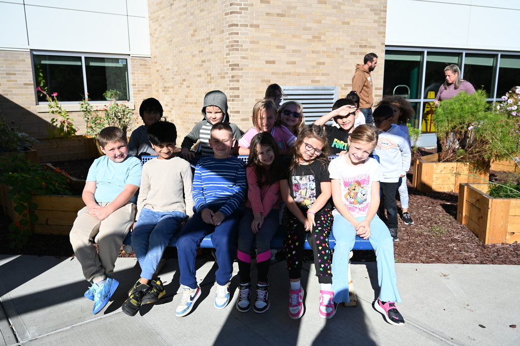 2nd graders at Forts Ferry