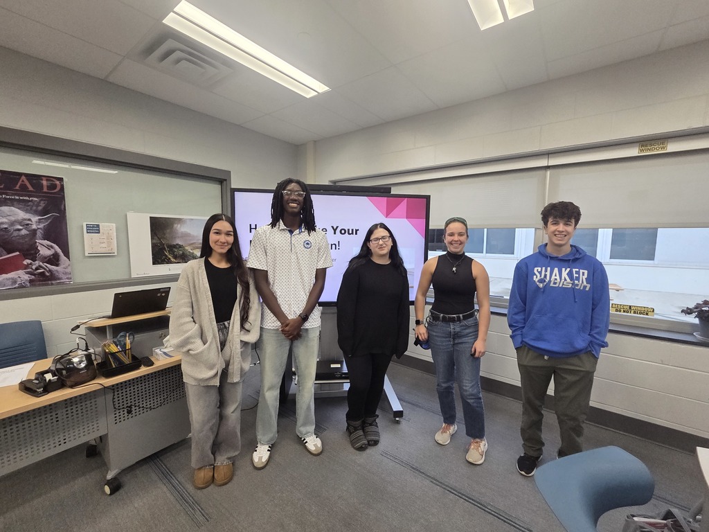 Students teaching kids