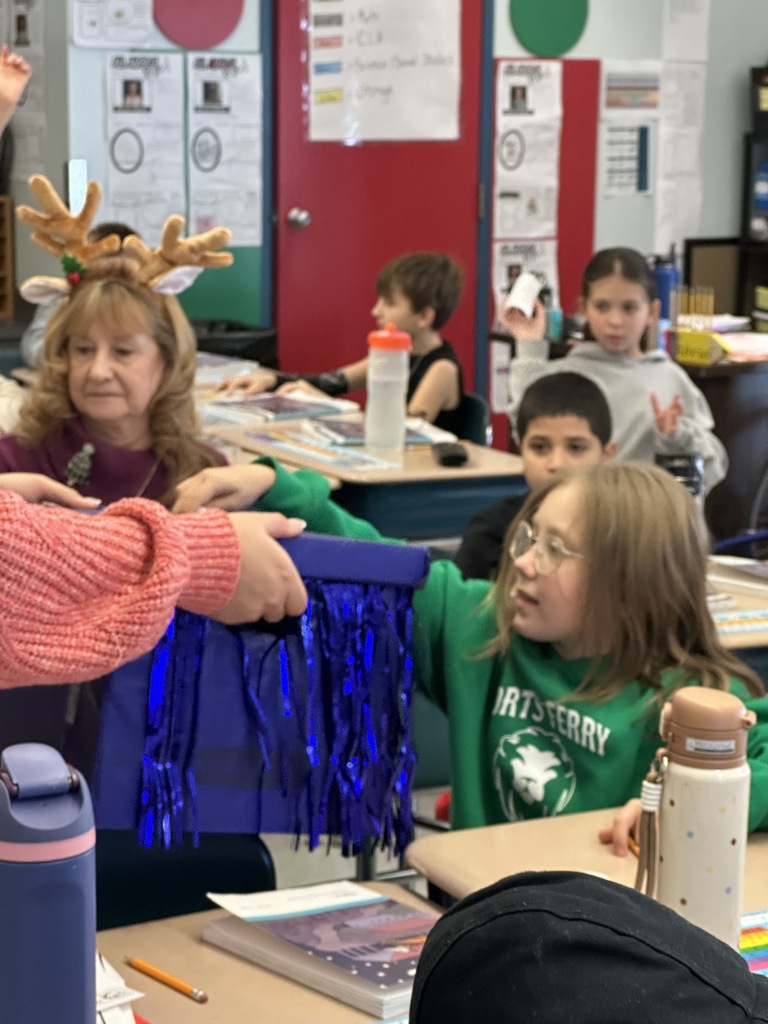 Student votes for bison's name