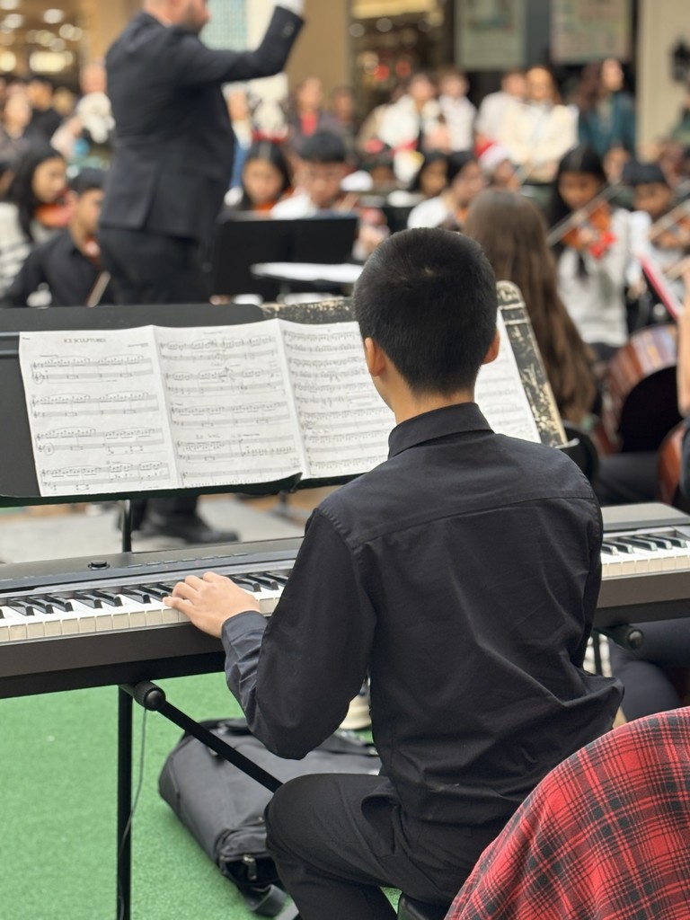 SMS 8th grade performing at colonie center