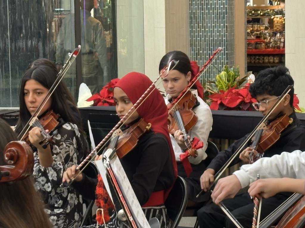 SMS 8th grade performing at colonie center