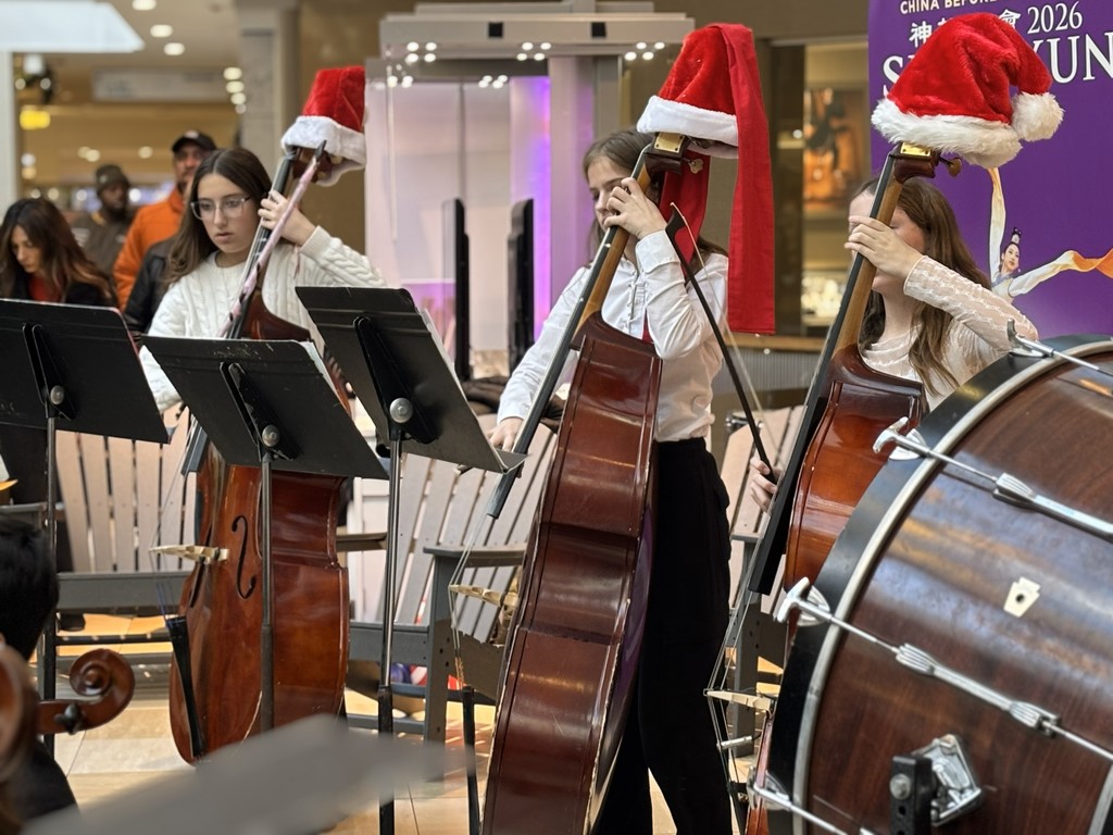 SMS 8th grade performing at colonie center