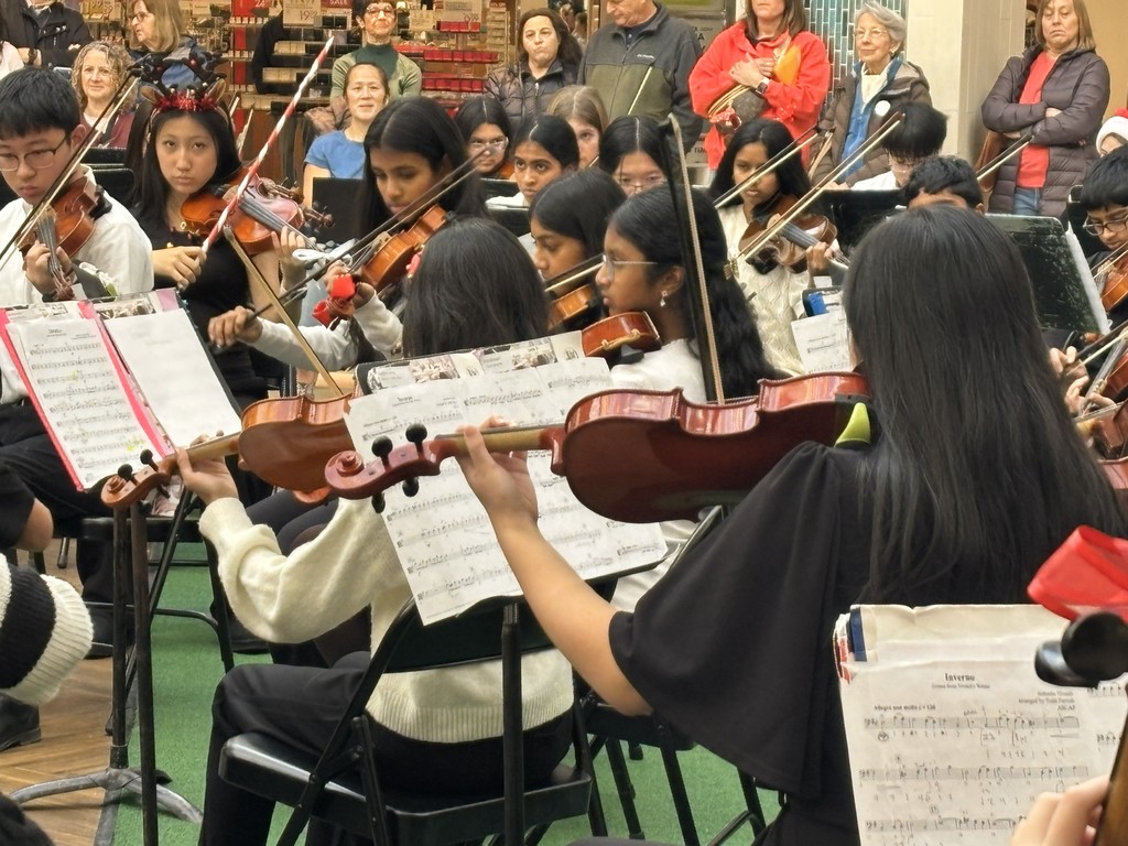 SMS 8th grade performing at colonie center