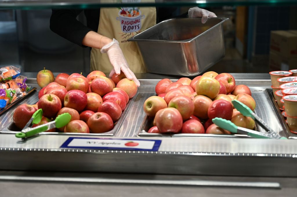 SMS Chef takeover apples in service line