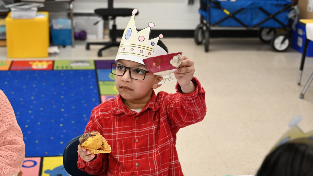 Kindergarteners asking for more tea