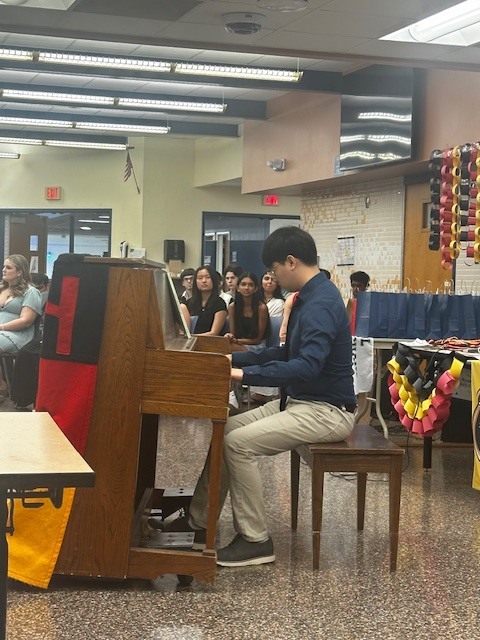 German Club students