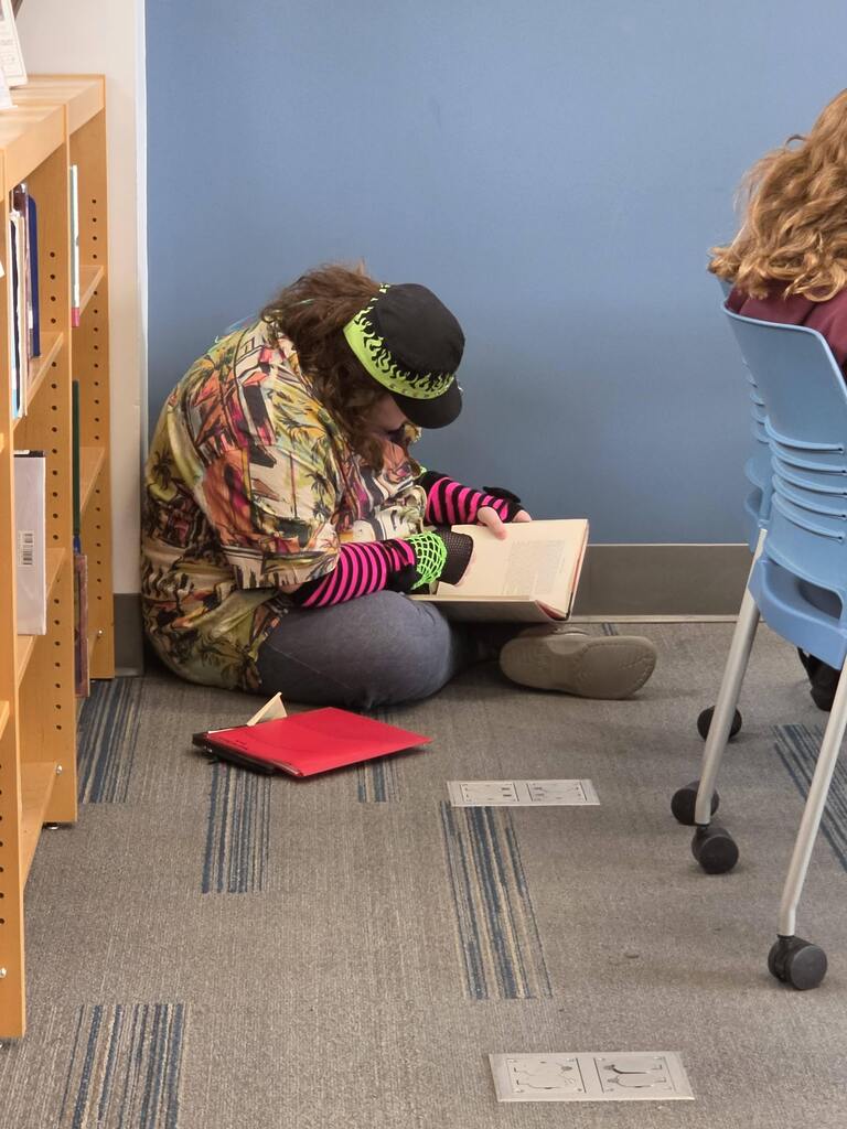 students reading during read a thon