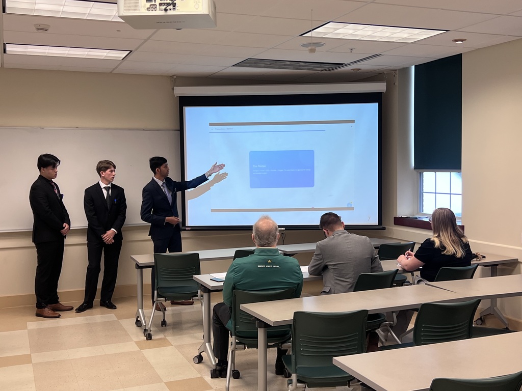 SHS capstone engineering students