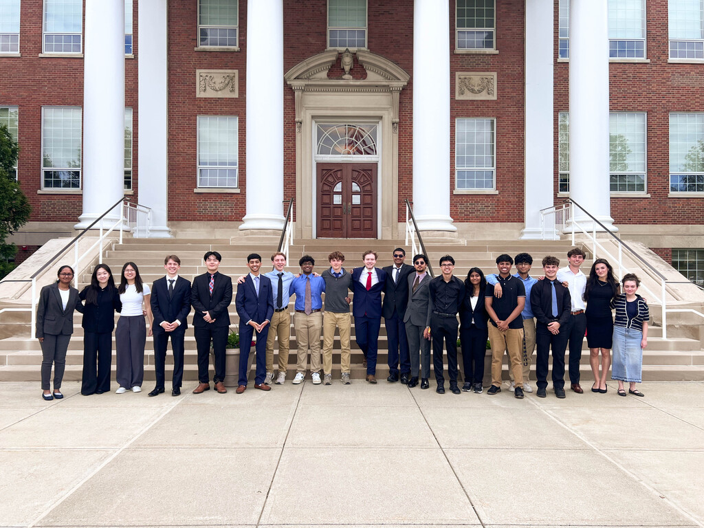 SHS capstone engineering students