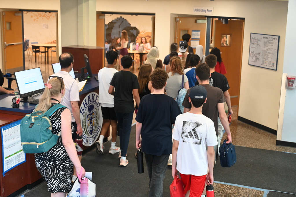 SMS students go to lunch