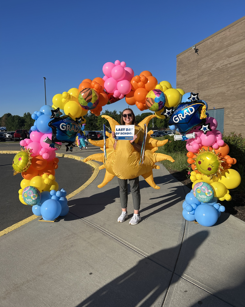 SHS teacher dressed as a sun