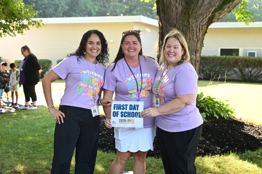 Teachers match shirts for first day of school