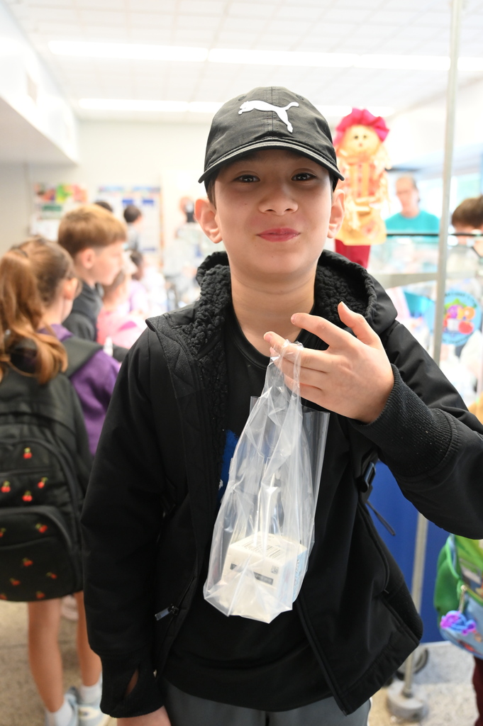 Latham Ridge student enjoys milk