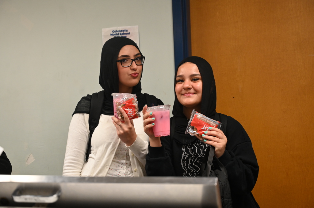 Shaker High students enjoy pink drink and cookies