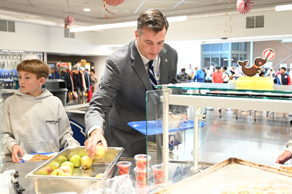 Senator Jake Ashby gets lunch