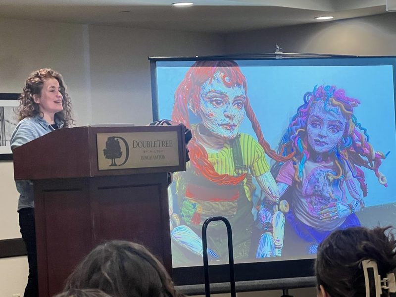 Art Teachers Present in Front of World-Renowned Artist