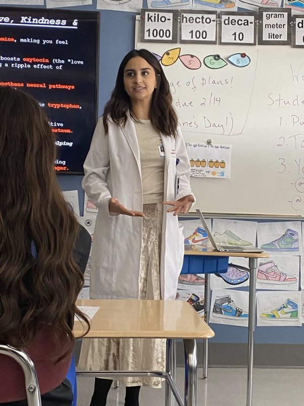 Dr. Kainat Akhtar returns to her former school to share some of her Parkinson’s research.