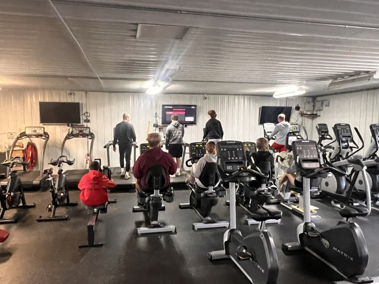 students lifting