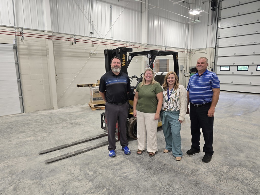 Jasper Engine Forklift Donation to NHHS CTE - 2025
