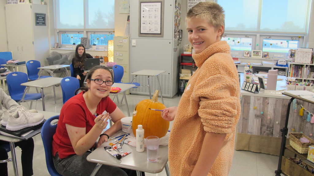 Pumpkin Decorating Contest - NHMS 2025